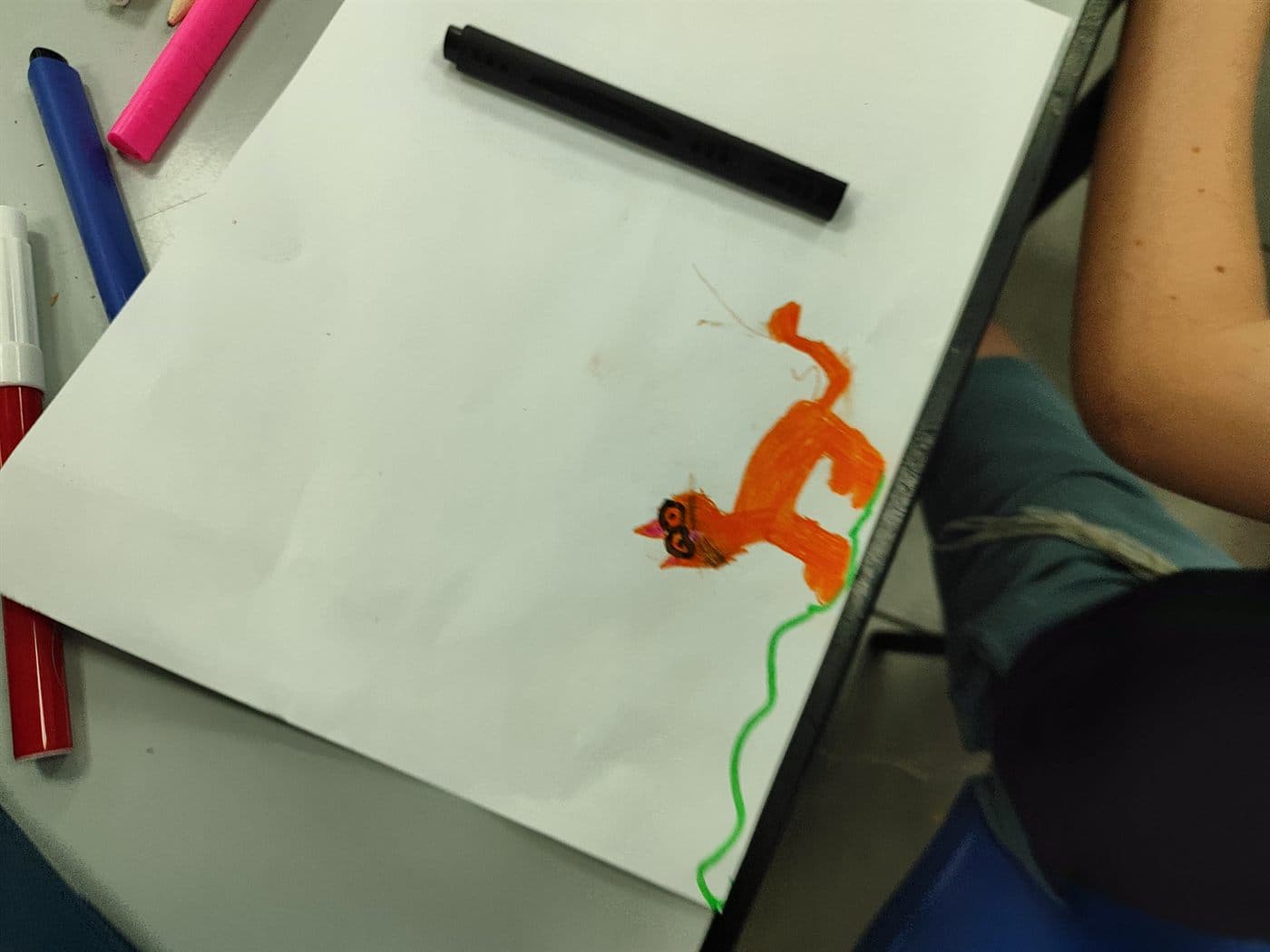 ילדים יוצרים קומיקס בסדנת איור עם אלעד יעקובוביץ' — תמונה 11